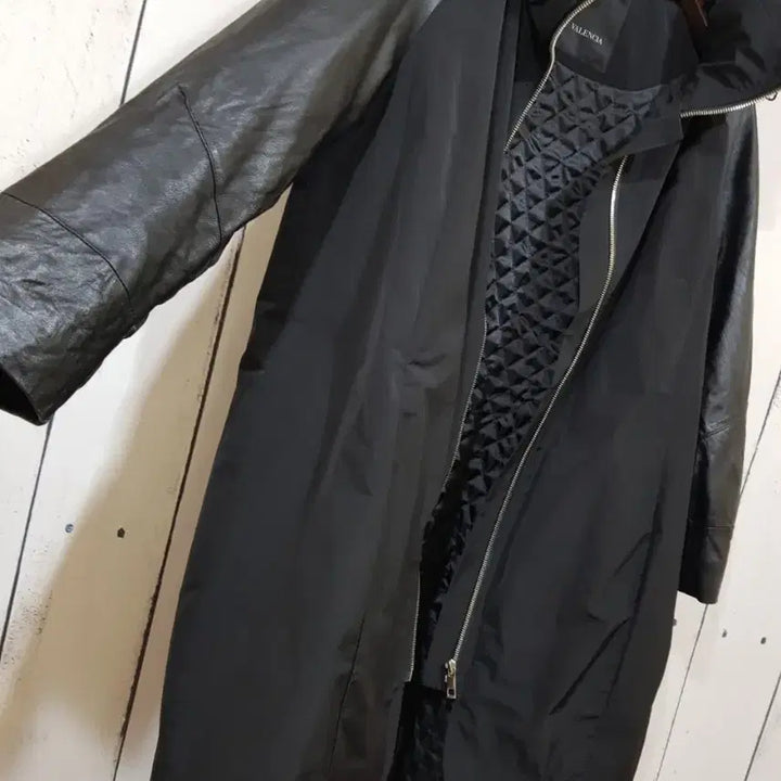 [BUNJANG] VALENCIA Leather Accented Collar String Coat / 발렌시아 VALENCIA 가죽 배색 카라스트링 코트