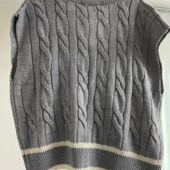 [BUNJANG] V-Neck Cable Knit Vest Gray / V넥 꽈배기 니트 조끼 회색