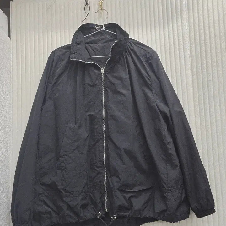 [BUNJANG] Black Zip-Up Windbreaker Jacket / 블랙 집업 바람막이 점퍼