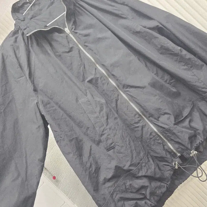 [BUNJANG] Black Zip-Up Windbreaker Jacket / 블랙 집업 바람막이 점퍼