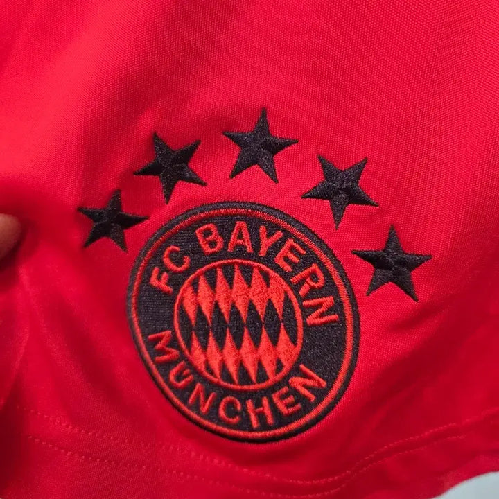 [BUNJANG] Adidas Munchen Embroidered Logo Soccer Shorts / 아디다스 뮌헨 자수로고 축구 반바지 s