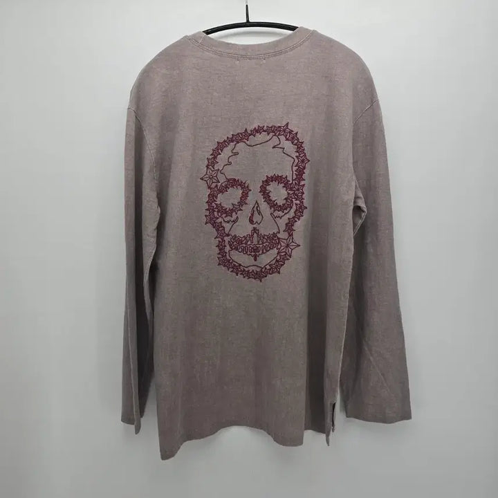[BUNJANG] Unspecified Skull Embroidery Beige Long Sleeve T-Shirt / 스컬 자수  톤다운 베이지 롱슬리브 [B20117]