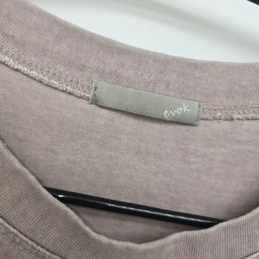 [BUNJANG] Unspecified Skull Embroidery Beige Long Sleeve T-Shirt / 스컬 자수  톤다운 베이지 롱슬리브 [B20117]