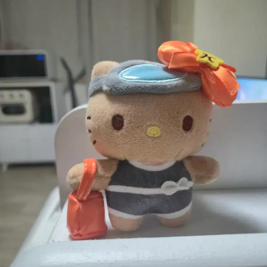 [BUNJANG] Hello Kitty Jeju Island Limited Edition Swimsuit Doll / 제주도 한정판 헬로키티 수영복 인형 판매합니다!!