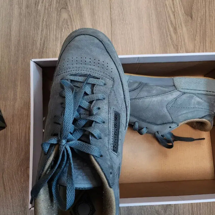 [BUNJANG] Reebok Club C 85 40th Anniversary Khaki Sneakers / 리복 클럽 c 85 40주년 카키 컬러