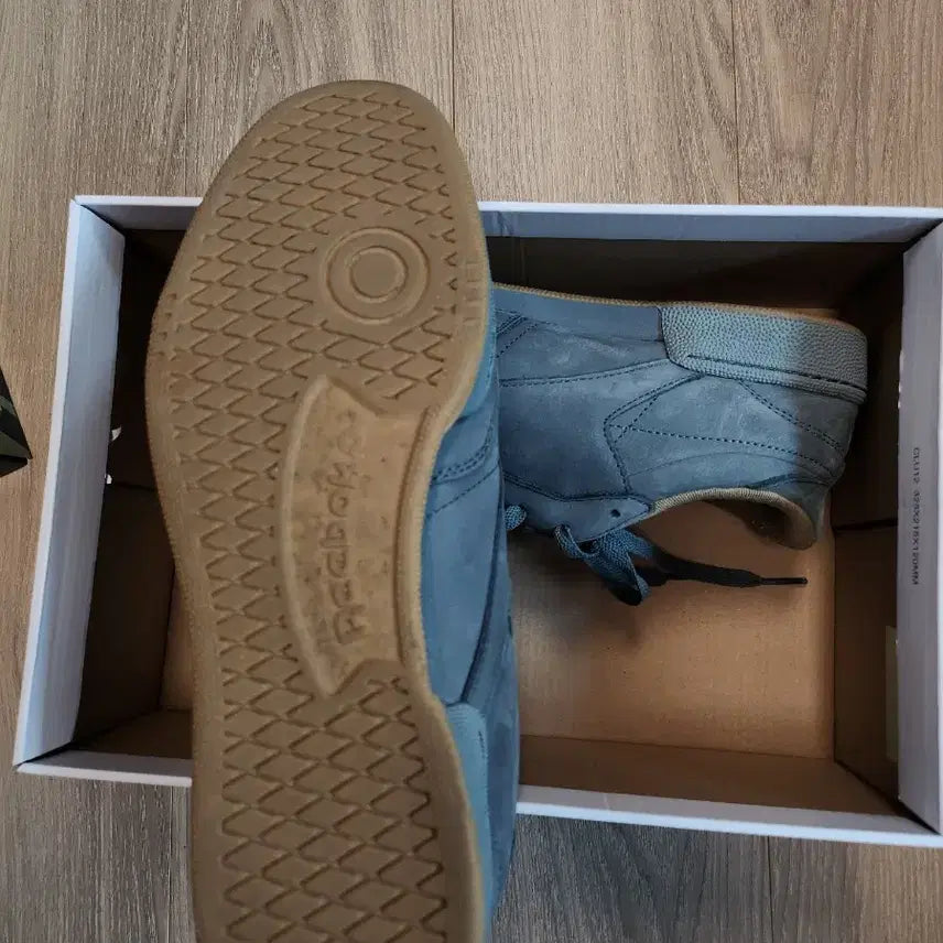 [BUNJANG] Reebok Club C 85 40th Anniversary Khaki Sneakers / 리복 클럽 c 85 40주년 카키 컬러