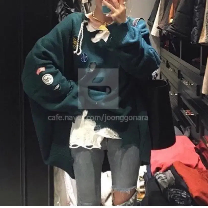 [BUNJANG] X2 Green V-Neck Patch Knit Sweater / X2 그린 V넥 패치 니트