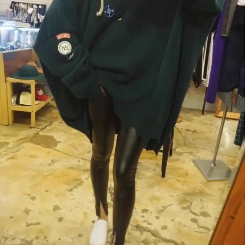 [BUNJANG] X2 Green V-Neck Patch Knit Sweater / X2 그린 V넥 패치 니트