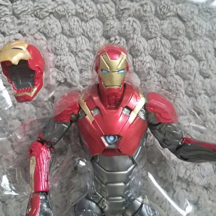 [BUNJANG] Marvel Legends Iron Man Spider-Man Homecoming Figure 2-Pack / 마블레전드 아이언맨 스파이더맨 홈커밍 피규어 2팩
