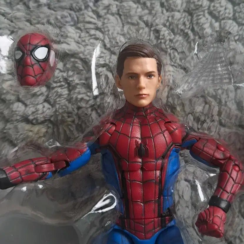 [BUNJANG] Marvel Legends Iron Man Spider-Man Homecoming Figure 2-Pack / 마블레전드 아이언맨 스파이더맨 홈커밍 피규어 2팩