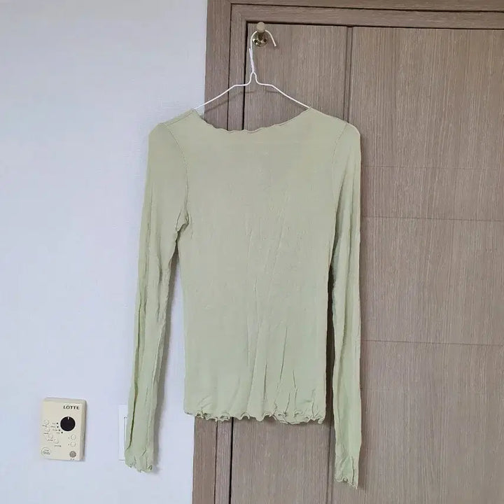 [SOLD OUT] 요정 셔링티[새상품]블랙업 온유어리 에이블리 아뜨랑스 틸데서울 퓨어다