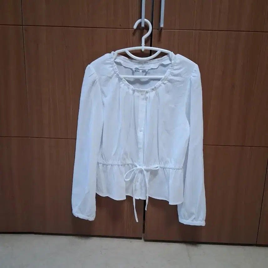 [BUNJANG] MIXXO White Long Sleeve Blouse / 미쏘 화이트 긴팔 블라우스