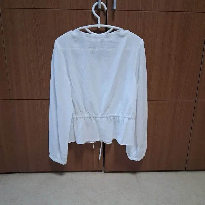 [BUNJANG] MIXXO White Long Sleeve Blouse / 미쏘 화이트 긴팔 블라우스