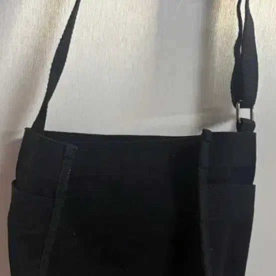 [BUNJANG] Covernat Authentic Logo Small Crossbody Bag Black / 커버낫 어센틱 로고 스몰 크로스백 블랙