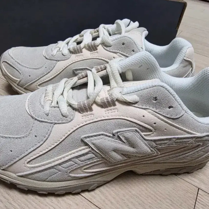 [BUNJANG] New Balance 204L Light Grey Sneakers / 230) 뉴발란스 204L 라이트그레이 NBPDGS127G / U204L