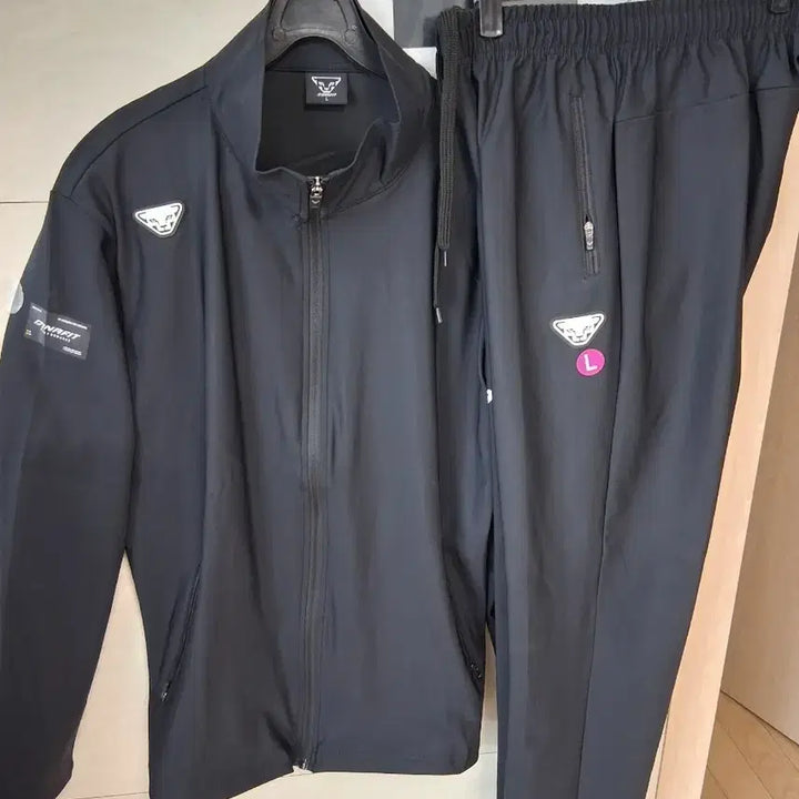 [BUNJANG] Dynafit Training Suit Set (L) / 다이나핏 춘추용 트레이닝복 세트 L 새상품