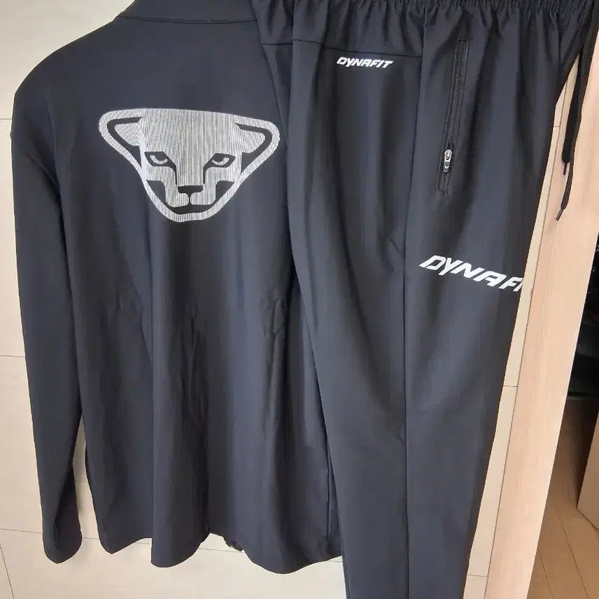 [BUNJANG] Dynafit Training Suit Set (L) / 다이나핏 춘추용 트레이닝복 세트 L 새상품