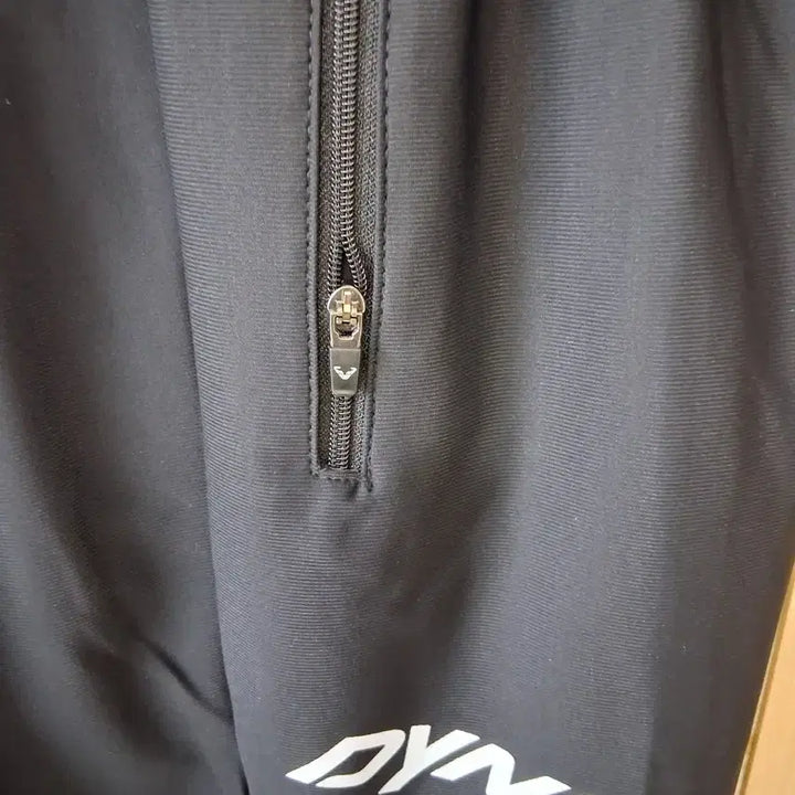 [BUNJANG] Dynafit Training Suit Set (L) / 다이나핏 춘추용 트레이닝복 세트 L 새상품