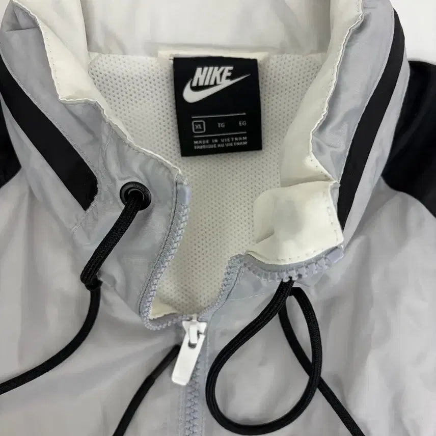 [BUNJANG] Nike Windbreaker Jacket - Black/White/Gray / [XL] 나이키 바람막이 자켓 블랙/화이트/그레이