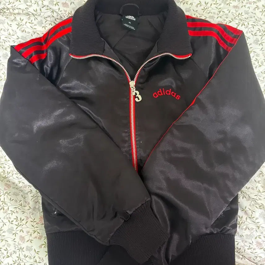 [BUNJANG] Adidas Quilted Dark Brown Tri-Stripe Short Jumper / 아디다스 누빔 검빨 브라운 삼선 숏 점퍼