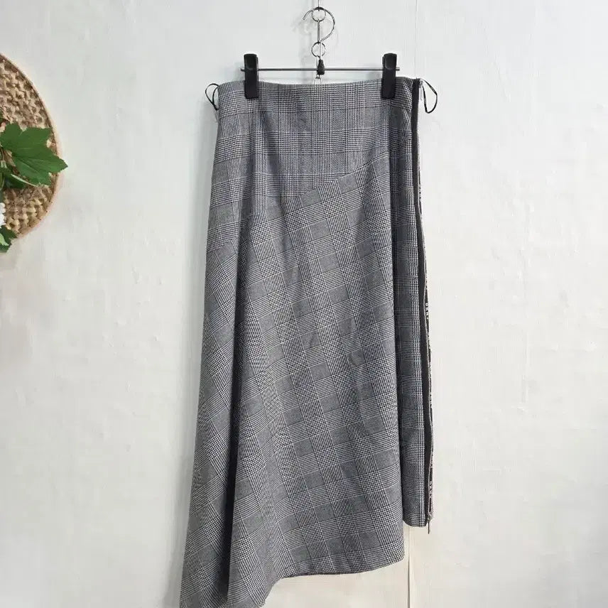 [BUNJANG] DKNY Checkered Skirt Size 2 / DKNY 체크 스커트 사이즈 2