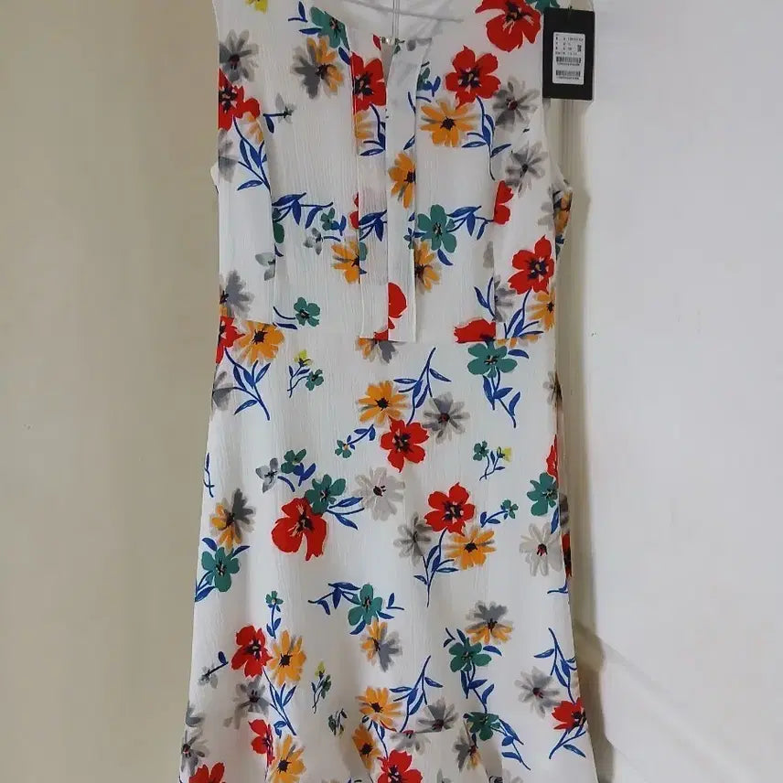 [BUNJANG] ab.plus Floral Print White Sleeveless Dress / ab.plus 화이트 플라워 나시 원피스66