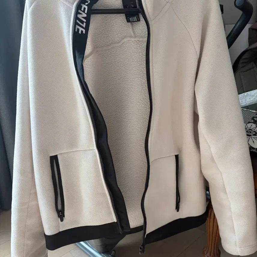 [BUNJANG] Descente Ivory Fleece Jacket / 데상트 아이보리색 플리스 자켓