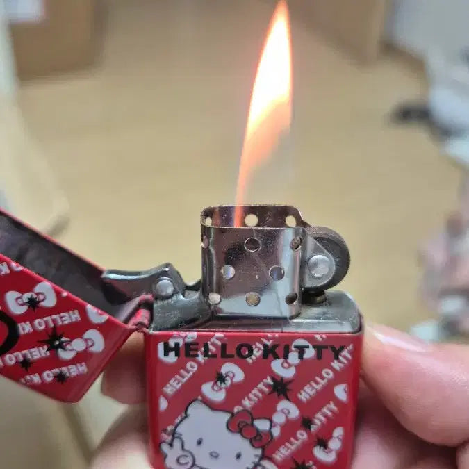 [BUNJANG] Hello Kitty Zippo Lighter / 헬로키티 지포라이터