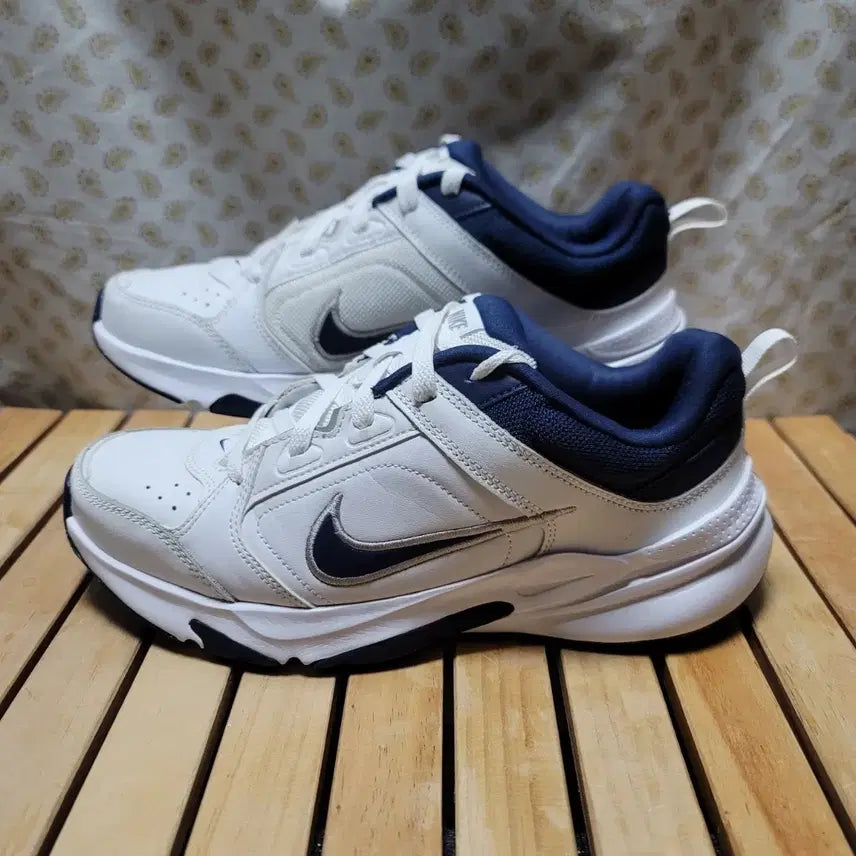 [BUNJANG] Nike Defy All Day Sneakers / 나이키 디파이 올 데이 운동화 260 (실착255)