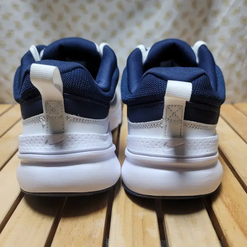 [BUNJANG] Nike Defy All Day Sneakers / 나이키 디파이 올 데이 운동화 260 (실착255)