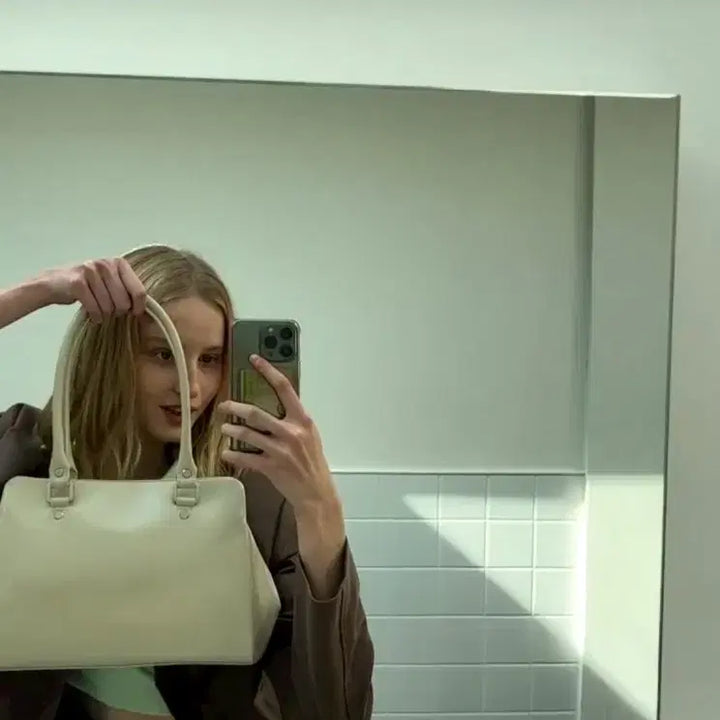 [BUNJANG] APOA Melting Bag Off-White Handbag / APOA 아포아 멜팅백 오프화이트