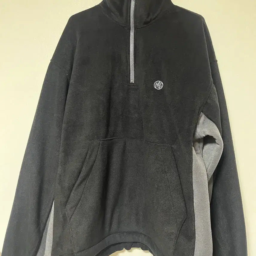 [BUNJANG] Oversized Colorblock Embroidered Half-Zip Fleece Zip-Up / 오버핏 배색 자수 반집업 후리스 집업 스트링