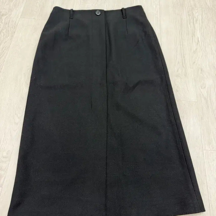 [BUNJANG] New Black Long Skirt (Size 66) / 새상품 리스트 블랙 스커트 66