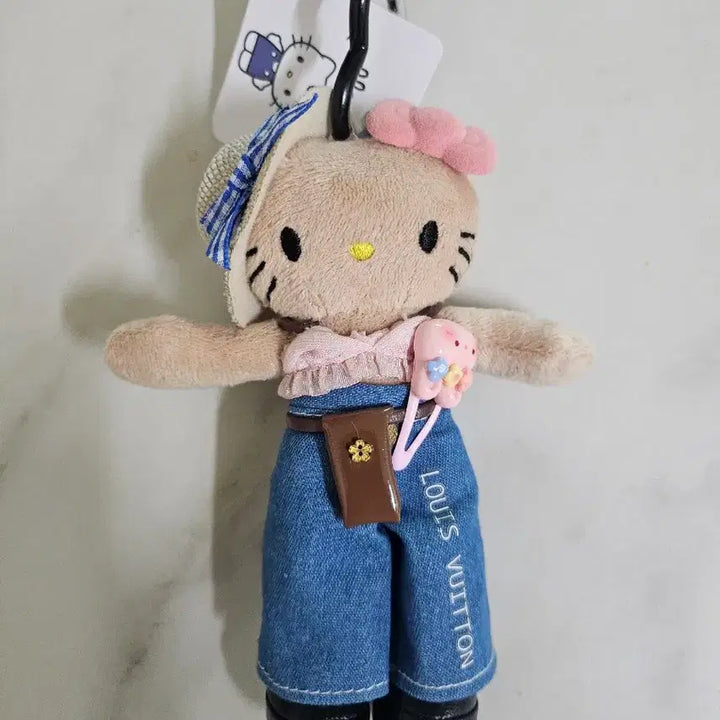 [SOLD OUT] 청바지 입는 태닝 롱다리 키티 키링