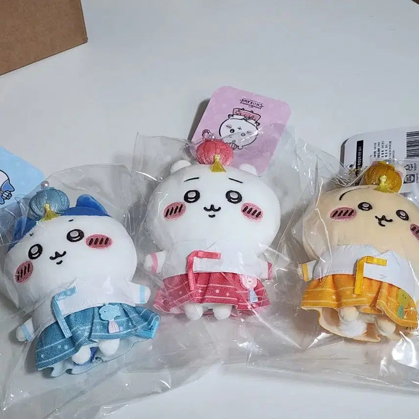 [BUNJANG] Chiikawa Hanbok Mascot Set / 치이카와 한복 용산 한정 마스코트 세트(치이카와,우사기,하치와레)