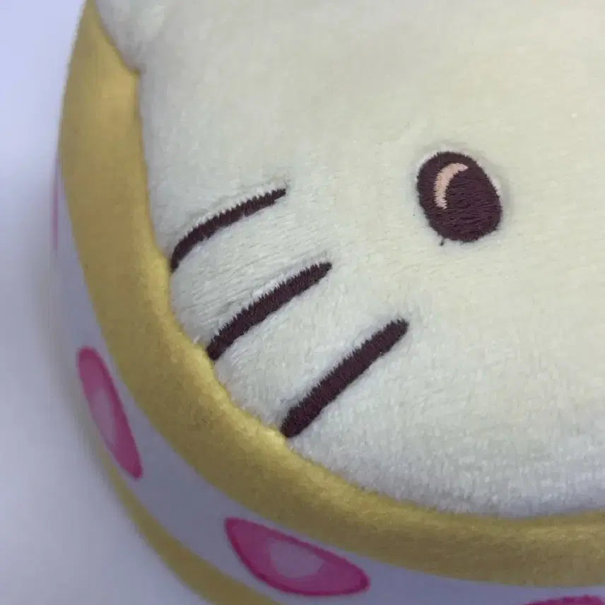 [BUNJANG] Sanrio Hello Kitty Strawberry Sandwich Cake Keychain / (할인)산리오 아베일 키티 과일산도 딸기 쿠션 키링