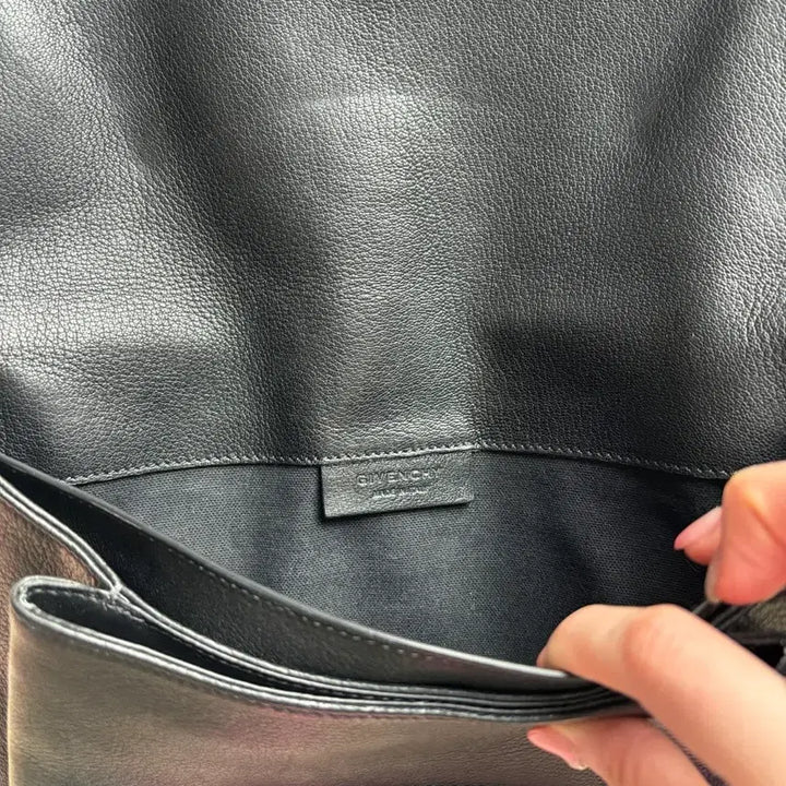 [BUNJANG] Givenchy Antigona Leather Clutch / 지방시 레더 안티코나 클러치