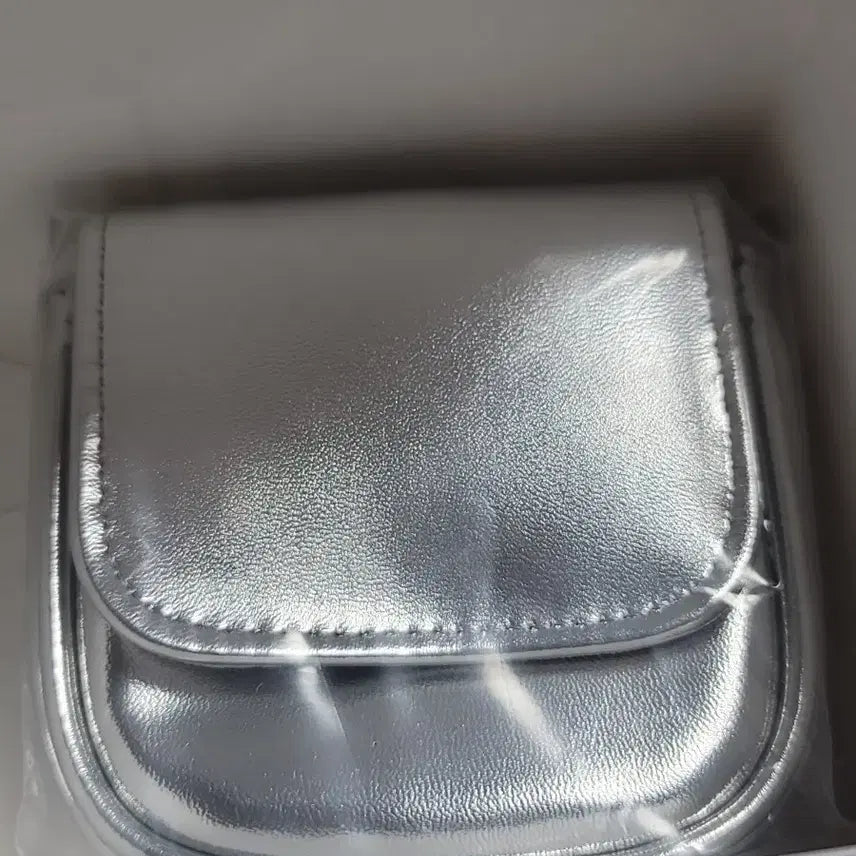 [BUNJANG] About Tone Water Layer Fit Silver Mini Bag / 어바웃톤 워터 레이어핏 실버 미니 백