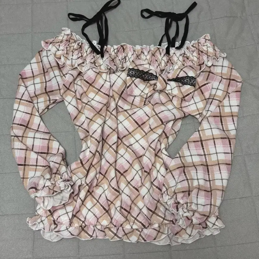 [BUNJANG] Tralala Argyle Check Frill Ribbon Off-Shoulder Knit Top / 트랄라라 딸기초코 아가일 체크 프릴 리본 옾숄 오프숄더