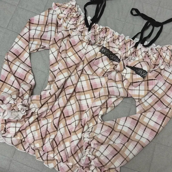 [BUNJANG] Tralala Argyle Check Frill Ribbon Off-Shoulder Knit Top / 트랄라라 딸기초코 아가일 체크 프릴 리본 옾숄 오프숄더