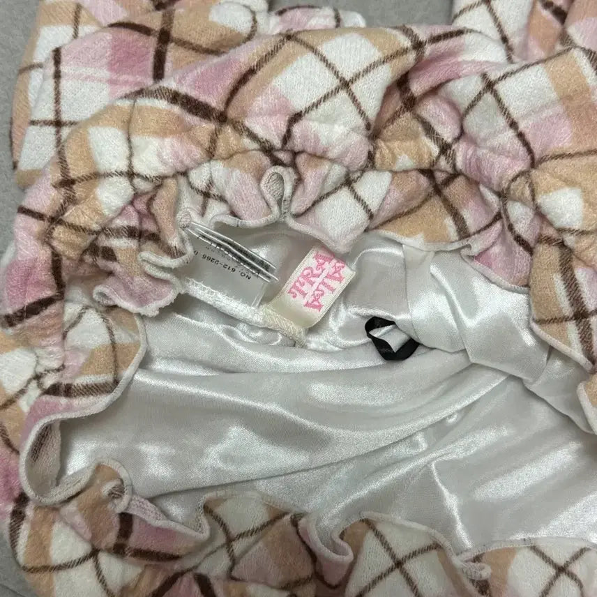 [BUNJANG] Tralala Argyle Check Frill Ribbon Off-Shoulder Knit Top / 트랄라라 딸기초코 아가일 체크 프릴 리본 옾숄 오프숄더