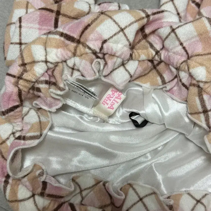 [BUNJANG] Tralala Argyle Check Frill Ribbon Off-Shoulder Knit Top / 트랄라라 딸기초코 아가일 체크 프릴 리본 옾숄 오프숄더