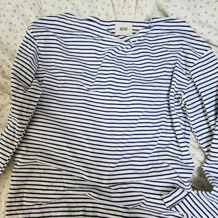 [BUNJANG] Blue Striped Off-Shoulder Top &amp; Blue Denim Bootcut Jeans Set / 코디세트 블루 스트라이프 오프숄더 단가라 티셔츠 블루 데님 부츠컷 스키니