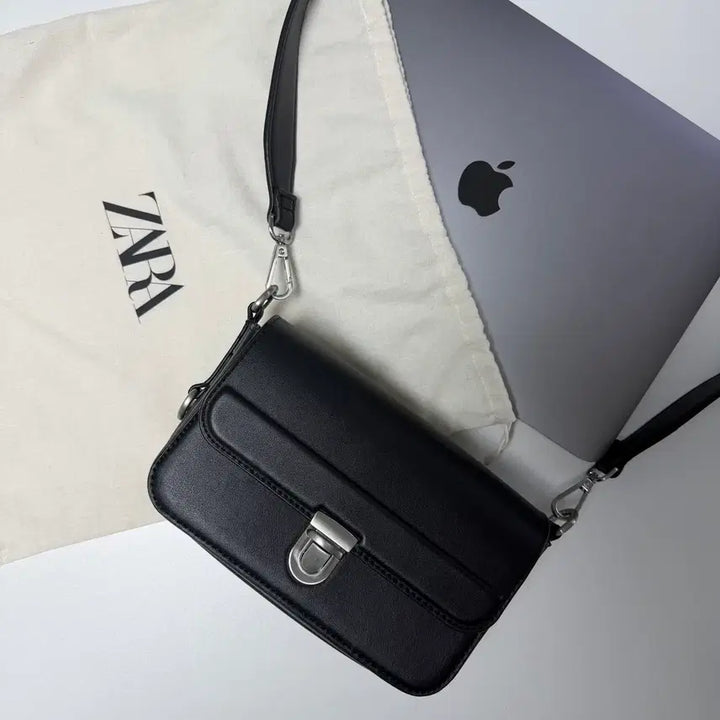 [BUNJANG] ZARA Basic Crossbody Bag Black / 자라 베이식 크로스백 가방 블랙 새상품 품절 선착순 세일(가격내림)