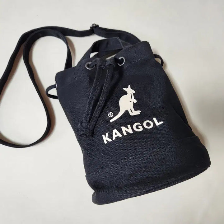 [BUNJANG] Kangol Black Bucket Bag / 캉골 블랙 버킷백