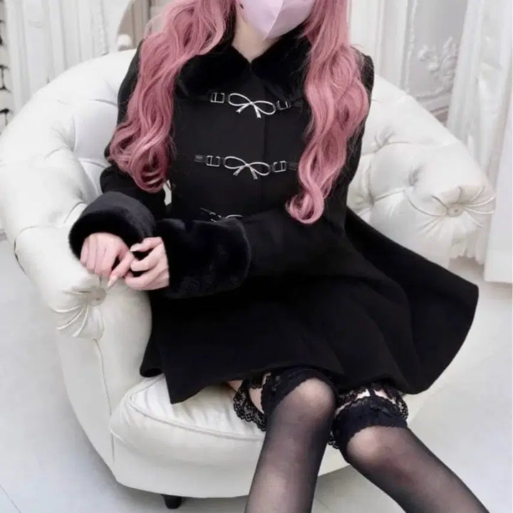 [BUNJANG] Lavishbunny Emo-jjang Black Coat / Lavishbunny 이모쨩 코트/리즈리사마즈 피움 블라우스 스커트 셋업