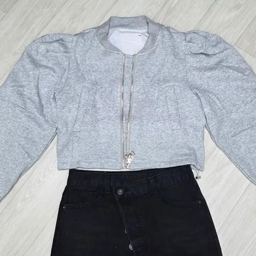 [BUNJANG] Puff Sleeve Fleece Jumper + Black Denim Button Skirt / 퍼프소매 기모점퍼 + 흑청버튼스커트