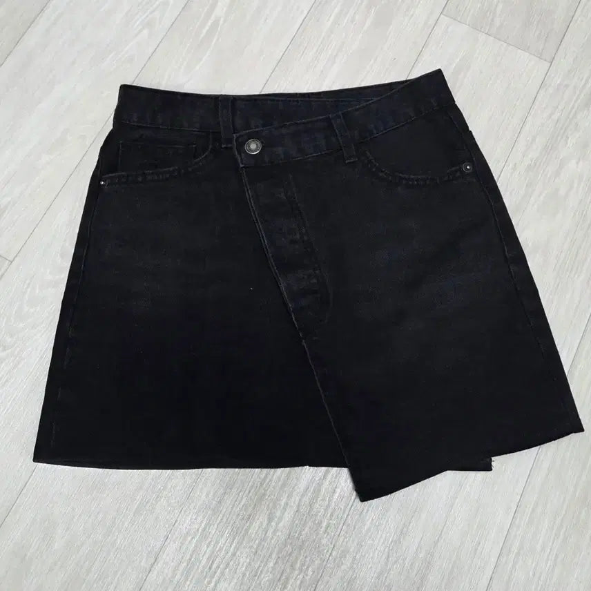 [BUNJANG] Puff Sleeve Fleece Jumper + Black Denim Button Skirt / 퍼프소매 기모점퍼 + 흑청버튼스커트