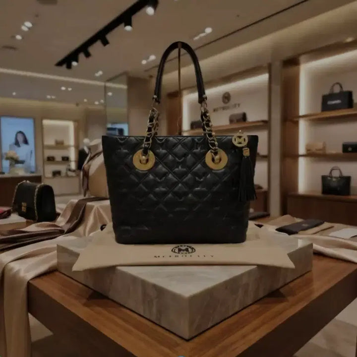 [BUNJANG] Metrocity Quilted Chain Tote Bag / 메트로시티 퀼팅 체인 토트백 블랙