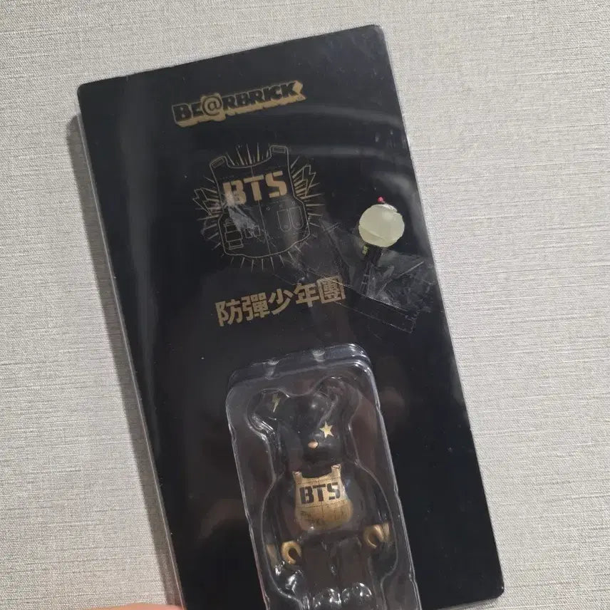 [BUNJANG] BTS Bearbrick Black Gold Point Edition / 방탄소년단 BTS 베어브릭